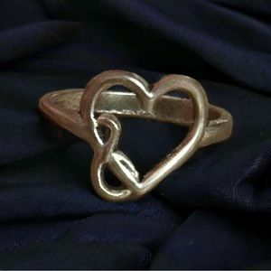 Vintage infinity open heart ring